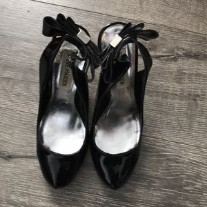 Patent leather Steve Madden sling backs